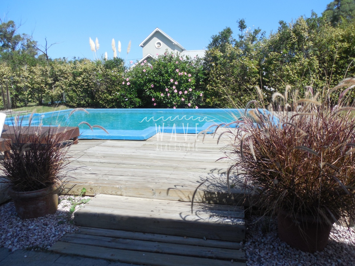 Casa ID.4094 - La Barra, cerca de la playa, 3 dormitorios, piscina climatizada.