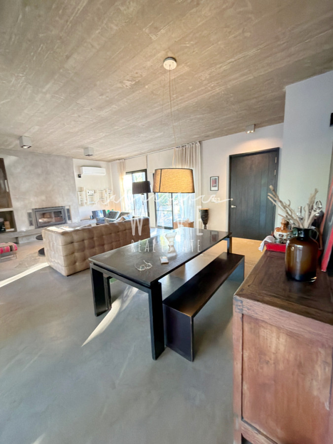 Casa ID.5489 - Venta casa Barrio Privado La Arbolada Punta del Este 