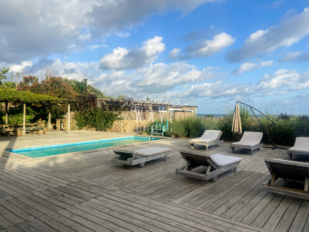 Casa ID.5179 - Venta de casa de 5 dormitorios en Punta Piedras, Manantiales