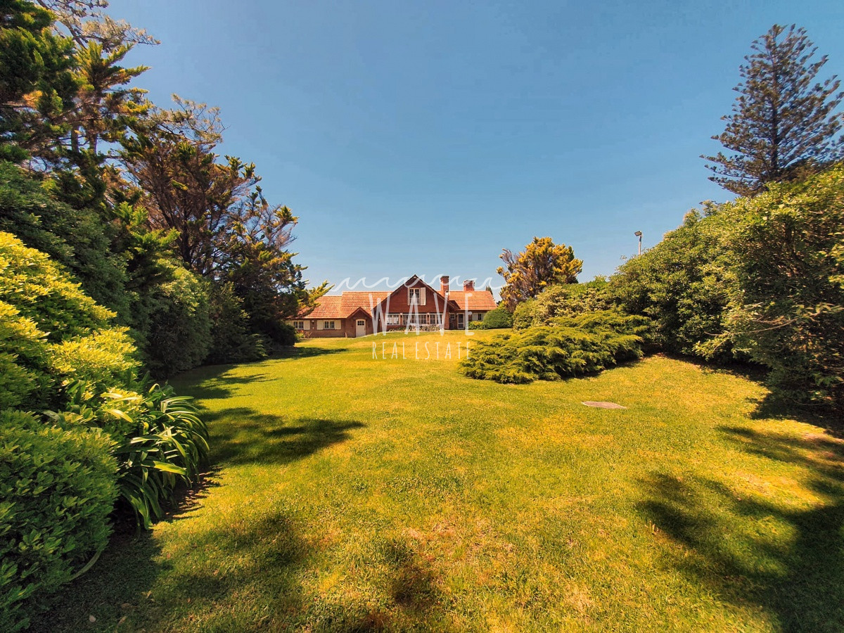 Casa ID.1393 - Venta de Casa de 6 dormitorios en San Rafael, Punta del Este.