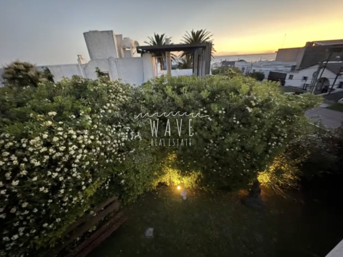 Casa ID.4975 - Venta de casa , con 4 dormitorios  en La Barra