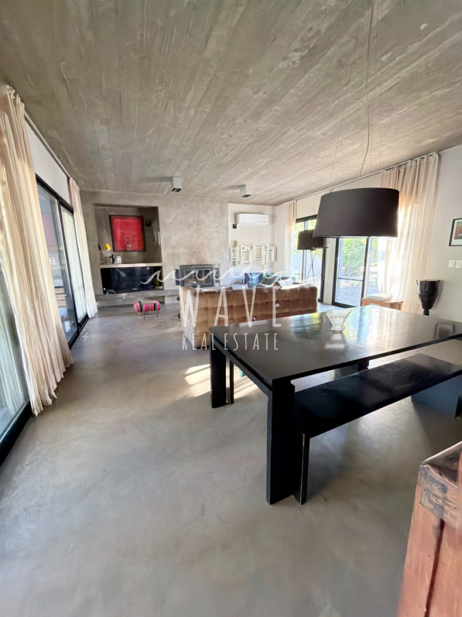 Casa ID.5489 - Venta casa Barrio Privado La Arbolada Punta del Este 