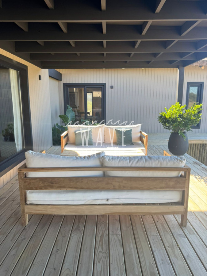 Casa ID.5430 - Venta Casa 4 Suite mas servicio Puerto Quetzal La Barra