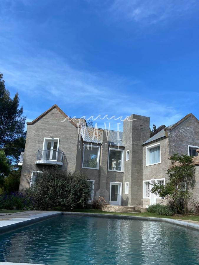 Casa ID.5036 - Alquiler de verano, Casa de 6 dormitorios en Balneario Buenos Aires, con piscina