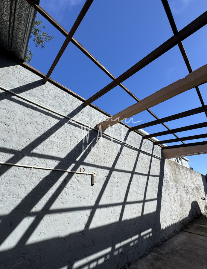 Casa ID.4905 - Venta de Apartamentos, de 2 y 3 dormitorios, en Las Delicias, a 4 cuadras de la Playa