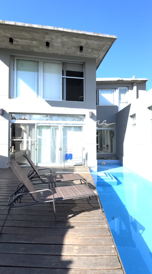 Casa ID.4739 - Alquiler Invernal o Anual en San Vicente, Casa muy bien preparada para el invierno. 3 dormitorios, piscina.