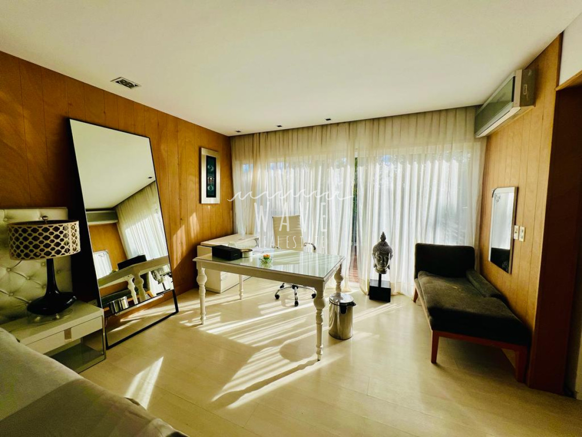 Casa ID.3971 - Venta de casa en Barrio Privado 400 m2 construidos. 
