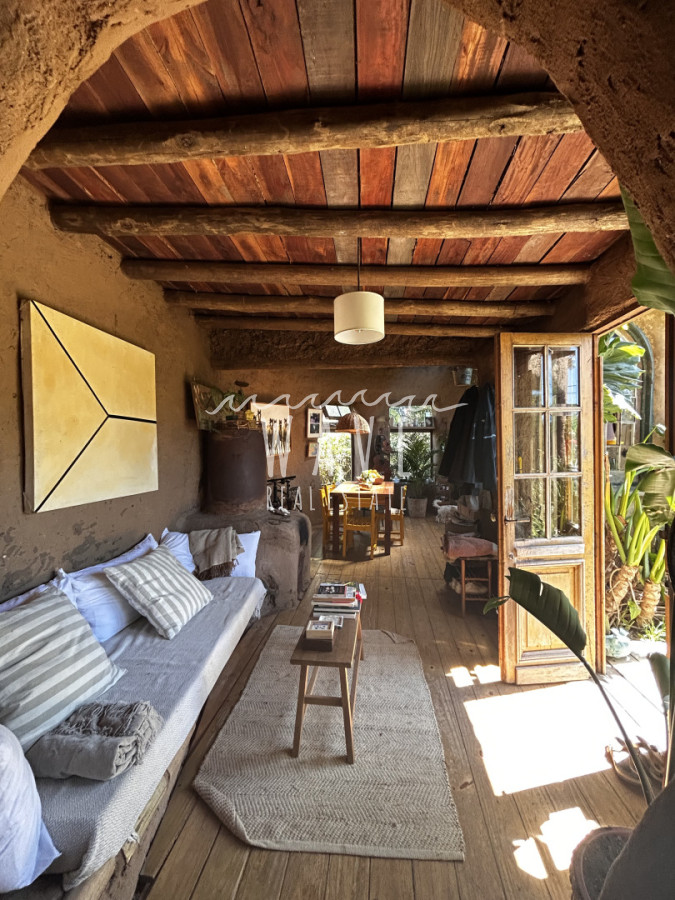 Casa ID.4256 - Venta de casa , con 2 dormitorios en Balneario Buenos Aires, muy cerca del mar.