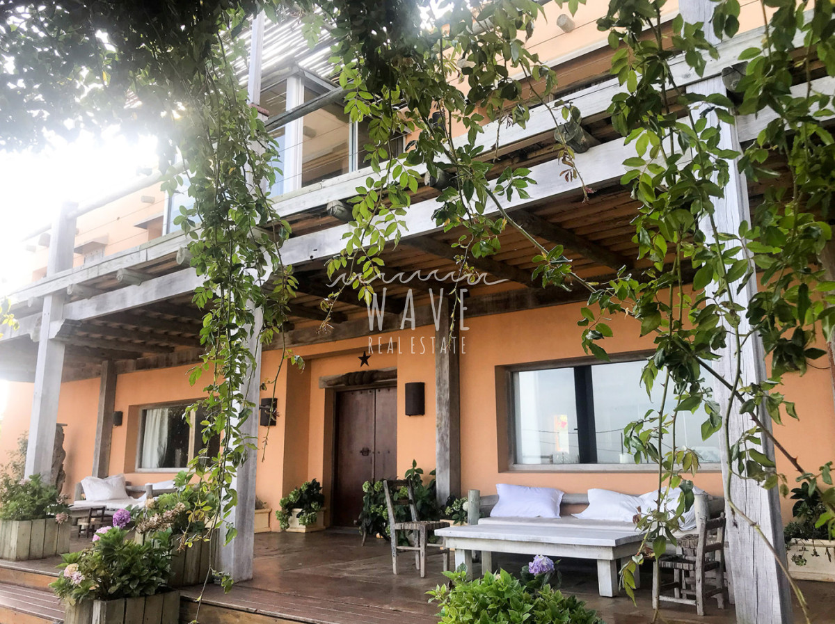 Casa ID.5179 - Venta de casa de 5 dormitorios en Punta Piedras, Manantiales