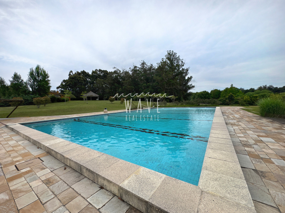 Casa ID.5037 - Venta, Casa de 3 dormitorios en Camino Lussich, Maldonado