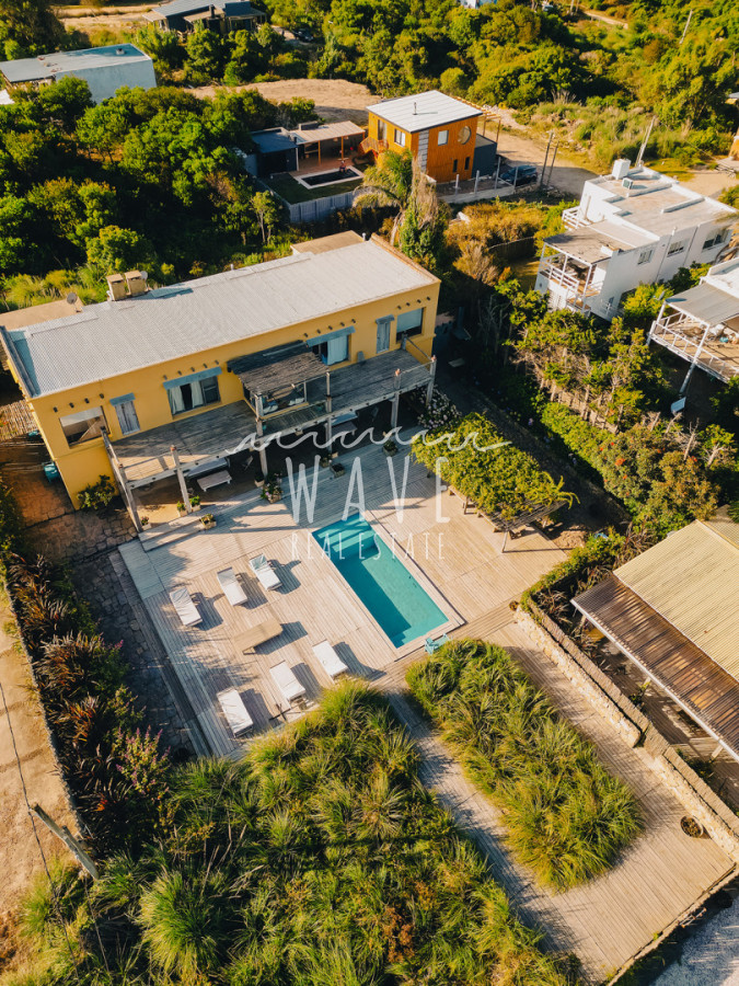 Casa ID.5179 - Venta de casa de 5 dormitorios en Punta Piedras, Manantiales