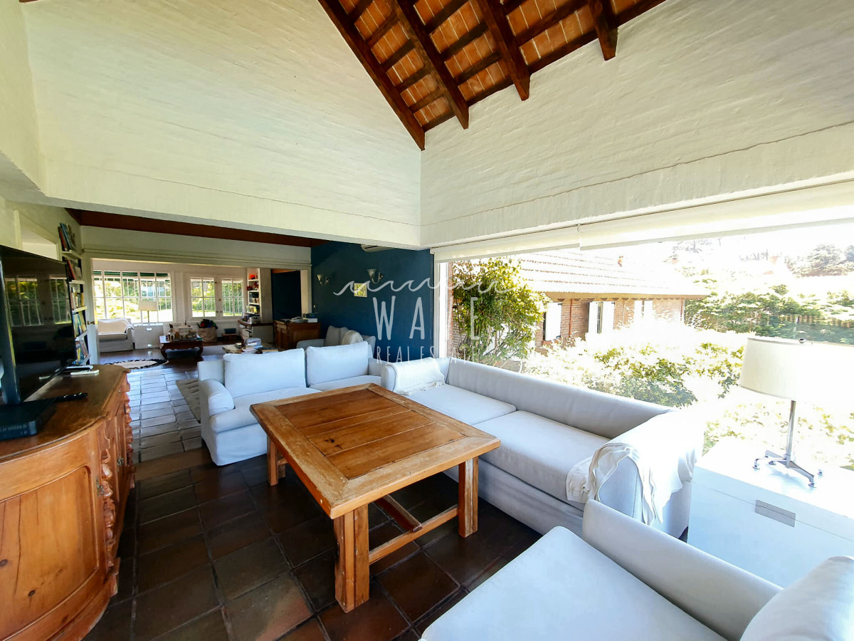 Casa ID.1393 - Venta de Casa de 6 dormitorios en San Rafael, Punta del Este.