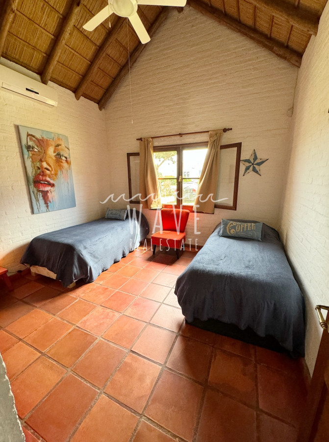 Casa ID.4052 - Venta de hermoso chalet, con 3 dormitorios en Montoya