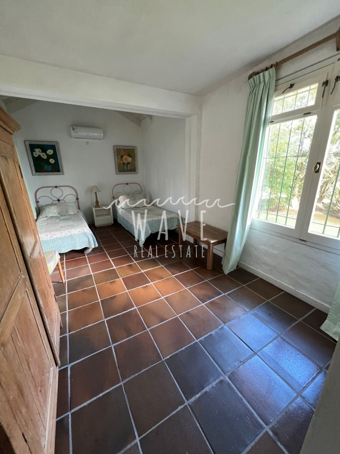 Casa ID.1790 - CASA EN VENTA La Barra  4 suites, a metros de Shopping OH.