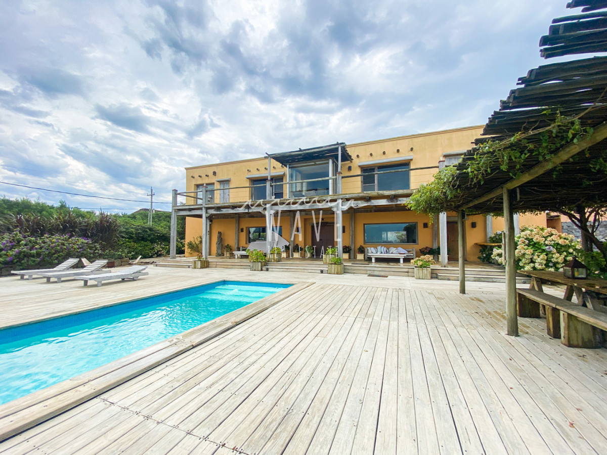 Casa ID.5179 - Venta de casa de 5 dormitorios en Punta Piedras, Manantiales