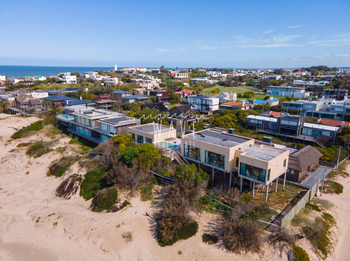 Casa ID.5971 - Alquiler Venta Casa 5 dormitorios Primera Linea Jose Ignacio