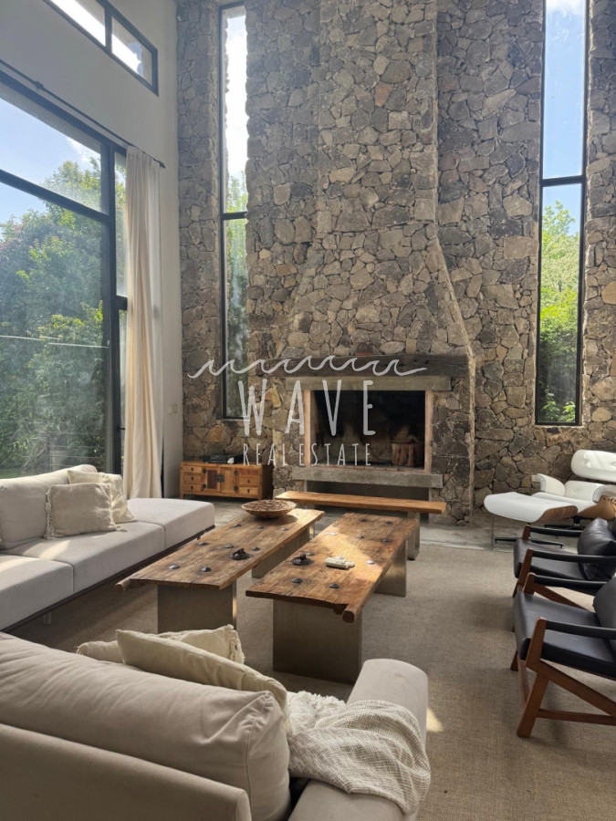 Casa ID.5443 - Venta de casa de 4 dormitorios en la venta en La Arbolada, Punta del Este