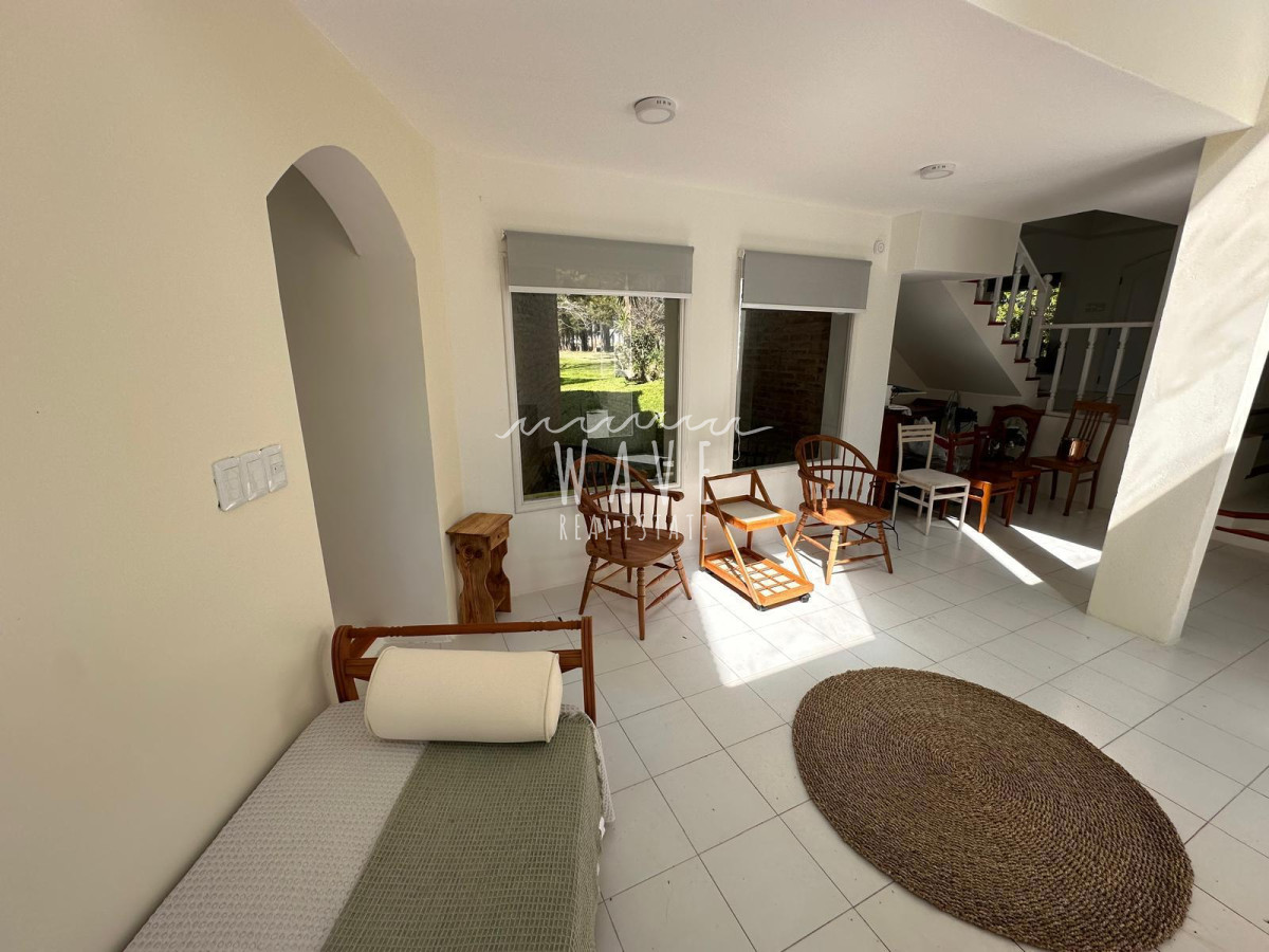 Casa ID.5036 - Alquiler de verano, Casa de 6 dormitorios en Balneario Buenos Aires, con piscina