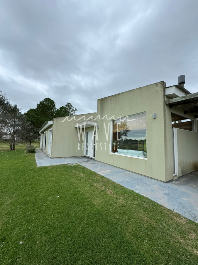 Casa ID.4767 - Venta, Casa en Barrio Privado El Quijote, 3 dormitorios, piscina y parrillero.