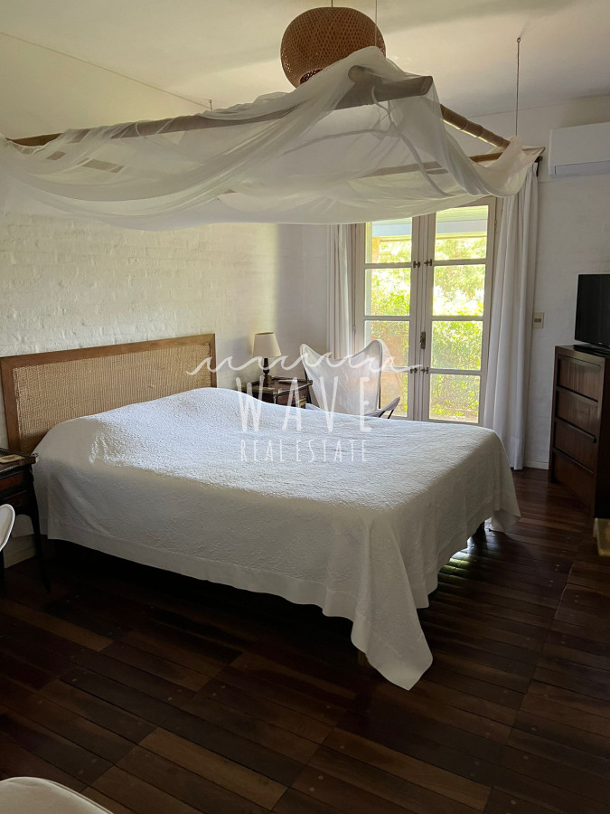 Casa ID.4227 - La Barra, Venta y Alquiler de Verano. Divina casa a 2 cuadras de Ruta 10. 3 dormitorios.