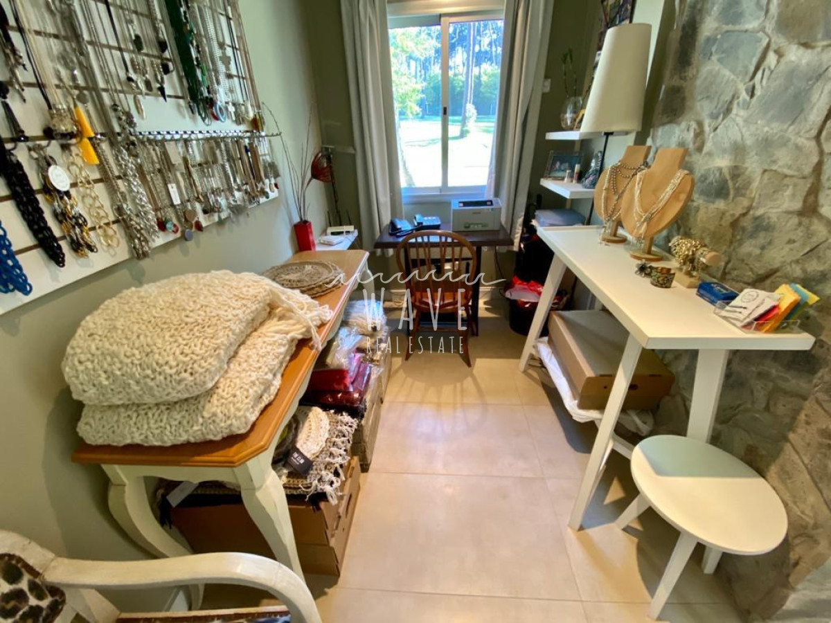 Casa ID.4810 - Venta, Casa en Barrio Privado Rincón del Indio, con 4 habitaciones