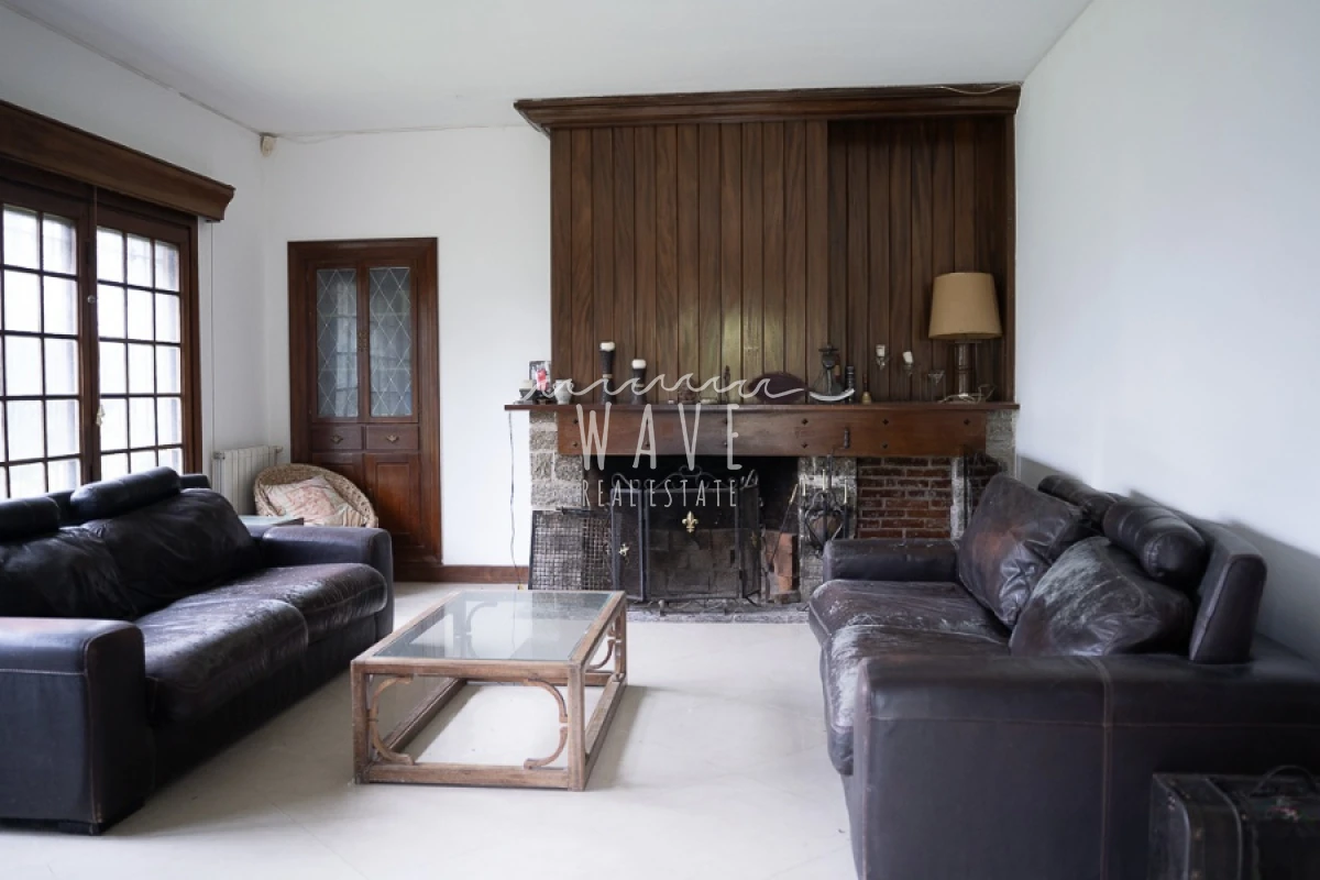 Casa ID.4921 - Venta de Casa, con 5 dormitorios + 2 en casa de servicio en Playa Mansa, a metros del mar