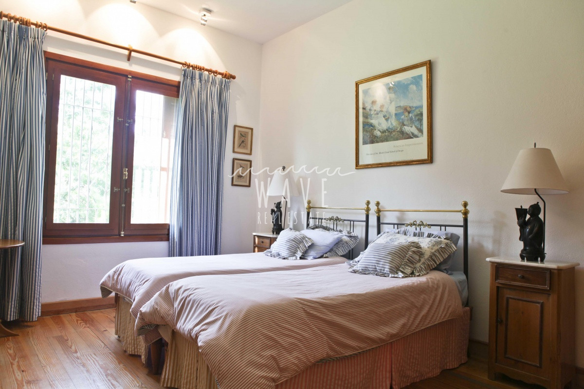 Casa ID.1260 - MAJESTUOSA PROPIEDAD EN BARRIO GOLF