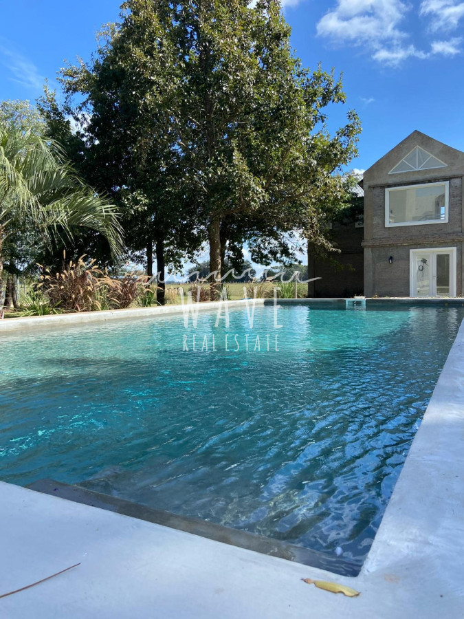 Casa ID.5036 - Alquiler de verano, Casa de 6 dormitorios en Balneario Buenos Aires, con piscina
