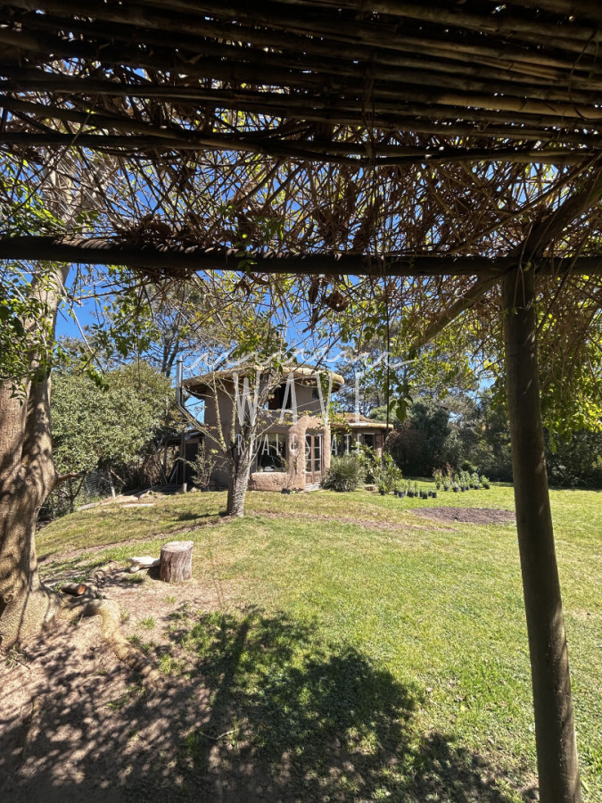 Casa ID.4256 - Venta de casa , con 2 dormitorios en Balneario Buenos Aires, muy cerca del mar.