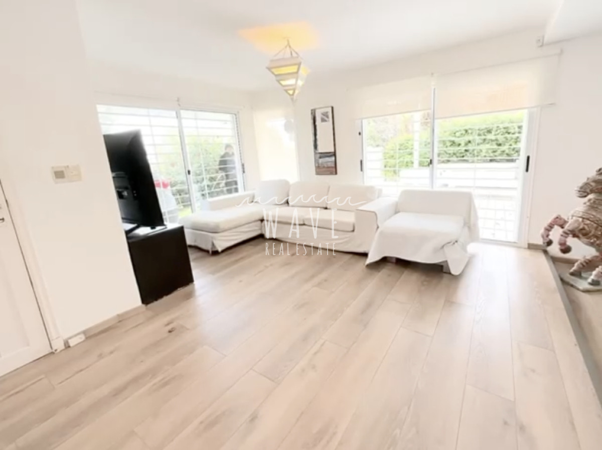 Casa ID.4975 - Venta de casa , con 4 dormitorios  en La Barra