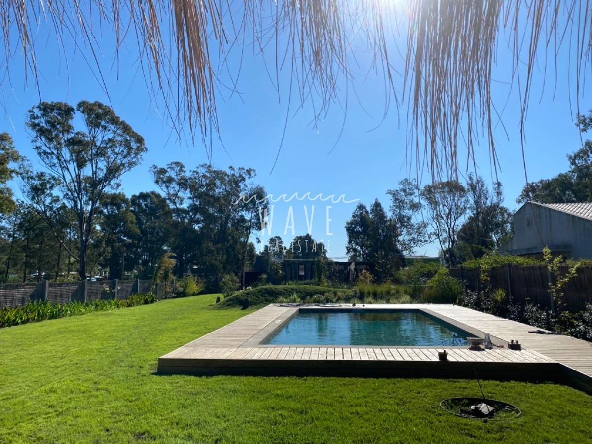 Casa ID.68 - La Barra, El Tesoro, disponible enero. 4 dormitorios, 4 baños, Piscina climatizada.