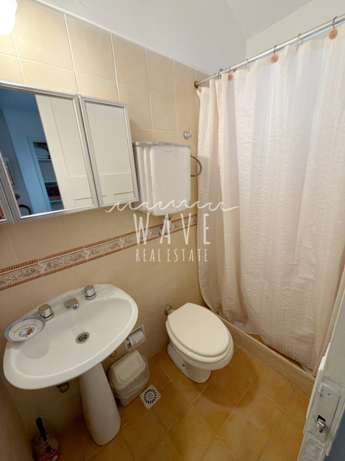 Casa ID.5664 - Venta de casa de 4 dormitorios en Playa Mansa, Punta del Este