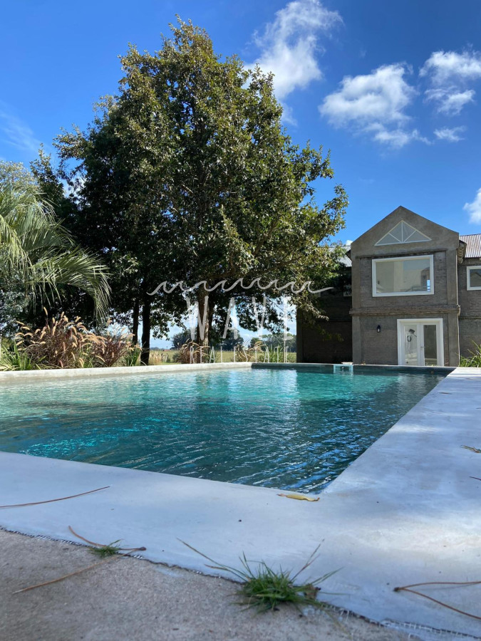 Casa ID.5036 - Alquiler de verano, Casa de 6 dormitorios en Balneario Buenos Aires, con piscina