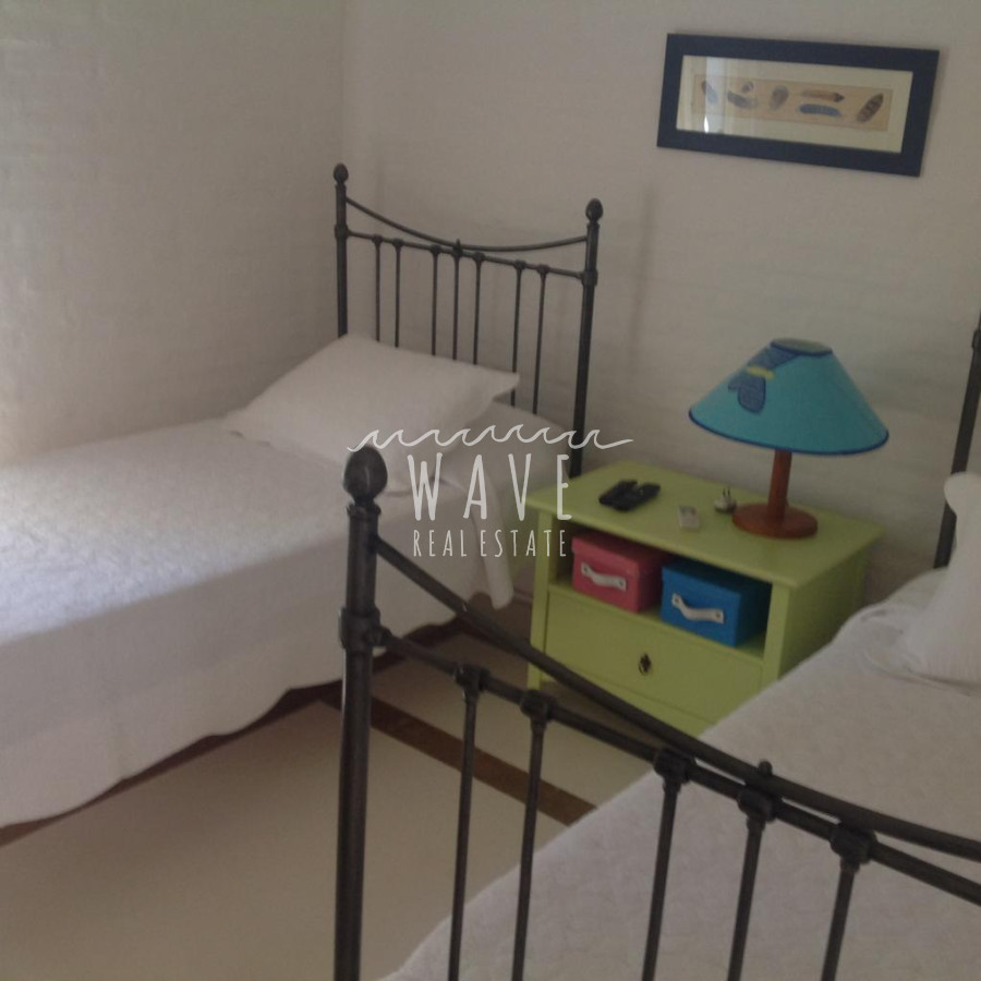 Casa ID.4877 - Casa en Venta en Punta del Este, 2 plantas en un terreno de 782 m2