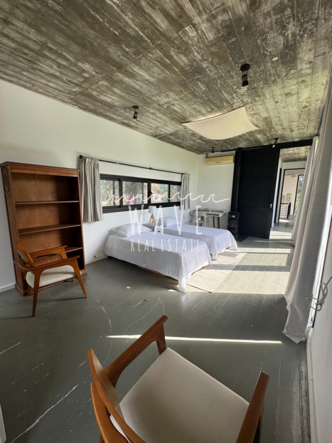 Casa ID.5443 - Venta de casa de 4 dormitorios en la venta en La Arbolada, Punta del Este