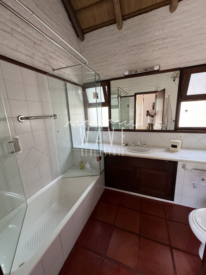 Casa ID.4052 - Venta de hermoso chalet, con 3 dormitorios en Montoya