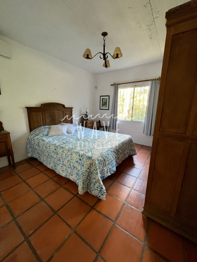 Casa ID.1640 - Montoya Alquiler Anual 4 dorm y servicio. Calefacción, vista al mar.