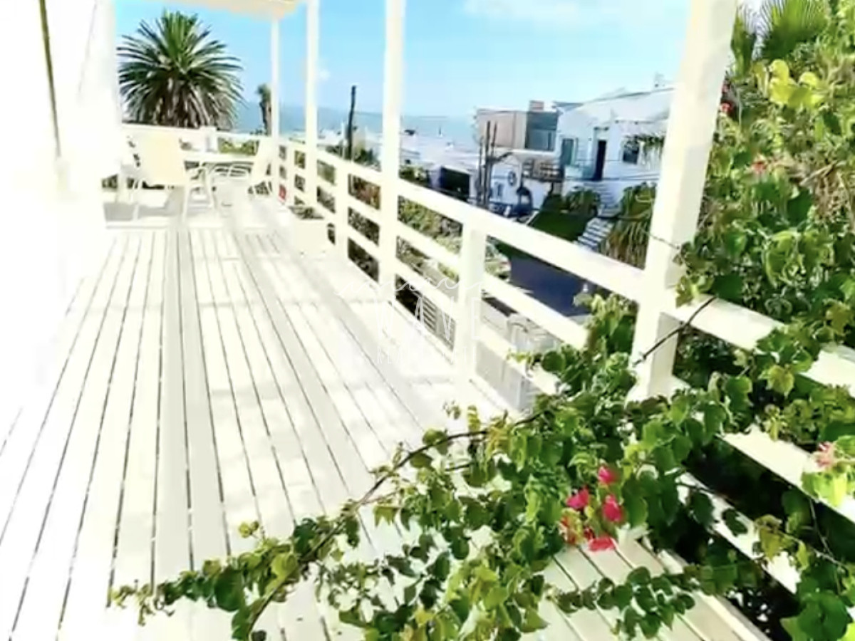 Casa ID.4975 - Venta de casa , con 4 dormitorios  en La Barra