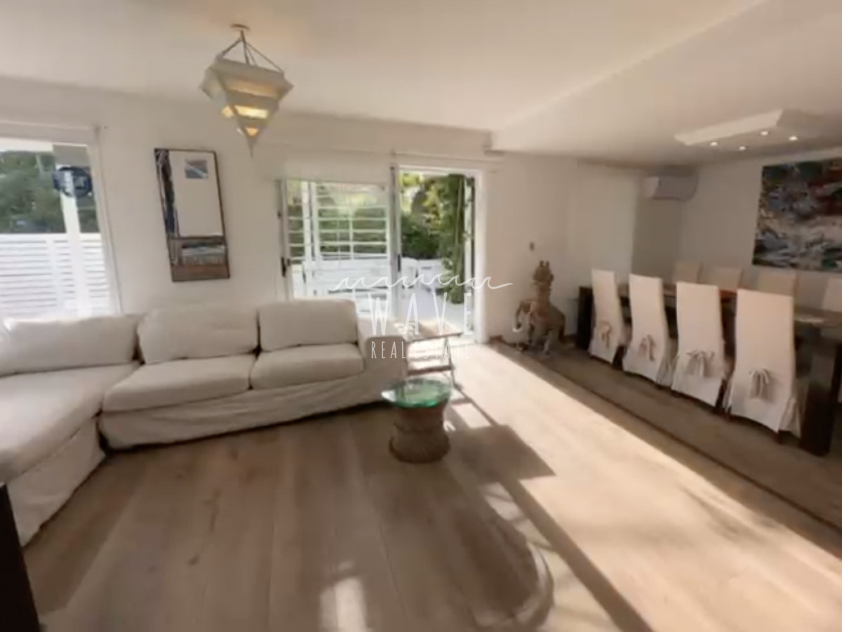 Casa ID.4975 - Venta de casa , con 4 dormitorios  en La Barra