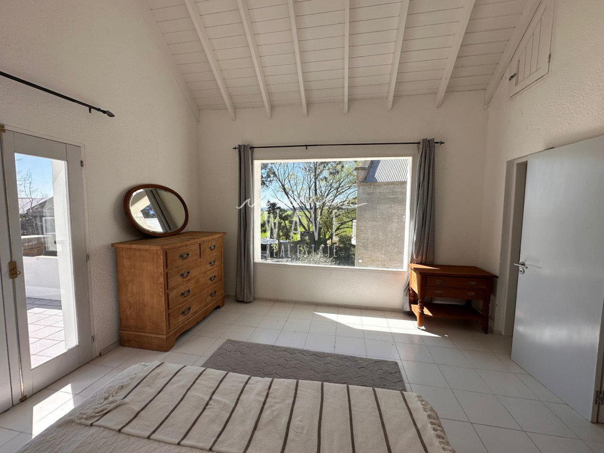 Casa ID.5036 - Alquiler de verano, Casa de 6 dormitorios en Balneario Buenos Aires, con piscina
