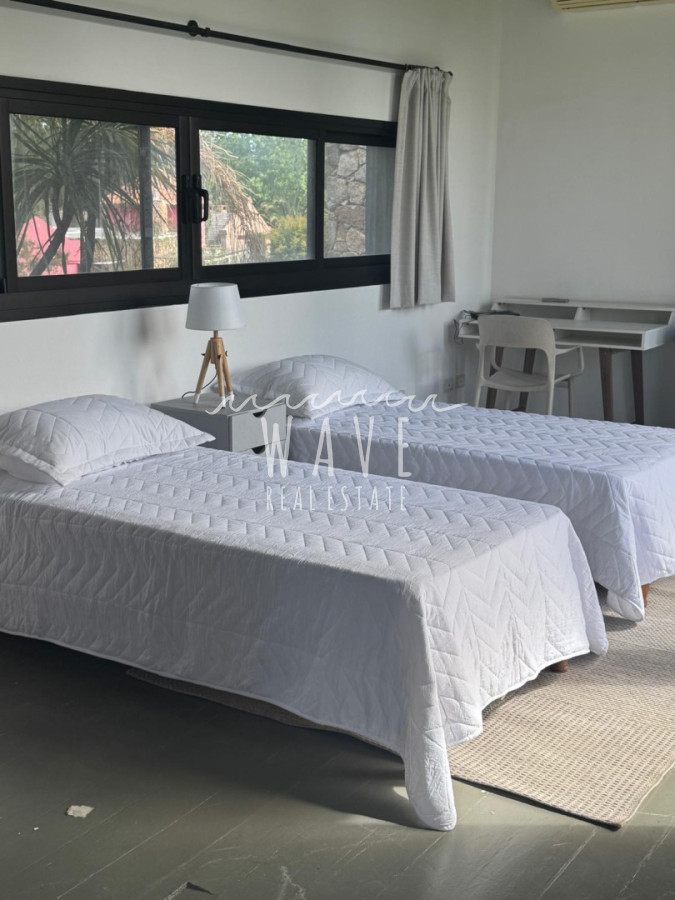 Casa ID.5443 - Venta de casa de 4 dormitorios en la venta en La Arbolada, Punta del Este