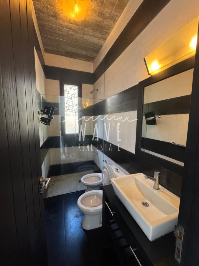 Casa ID.5443 - Venta de casa de 4 dormitorios en la venta en La Arbolada, Punta del Este