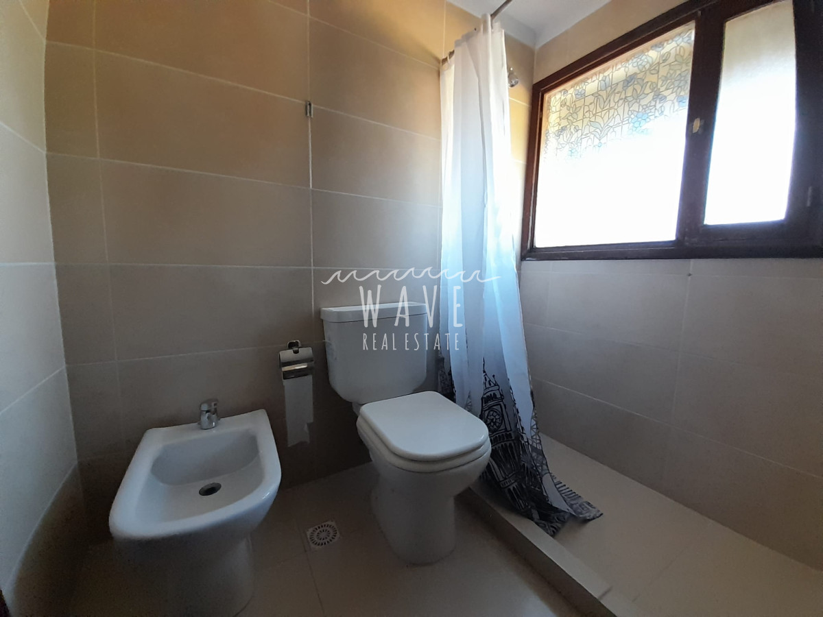 Casa ID.2120 - Casa de 3 dormitorios en Beverly Hills, Parada 8, Venta y Alquiler anual