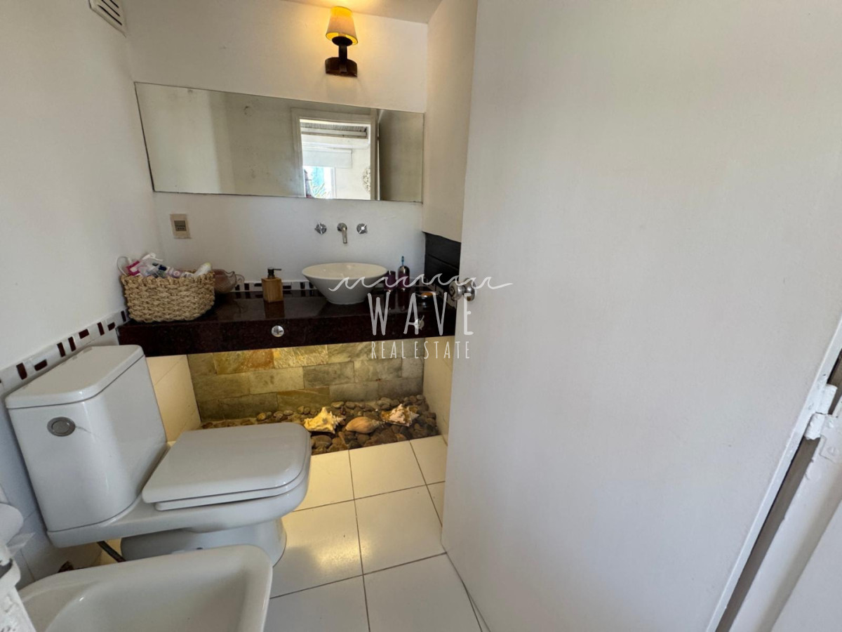 Casa ID.5952 - Alquiler temporada y venta casa 4 dormitorios a pasos del mar en la barra 