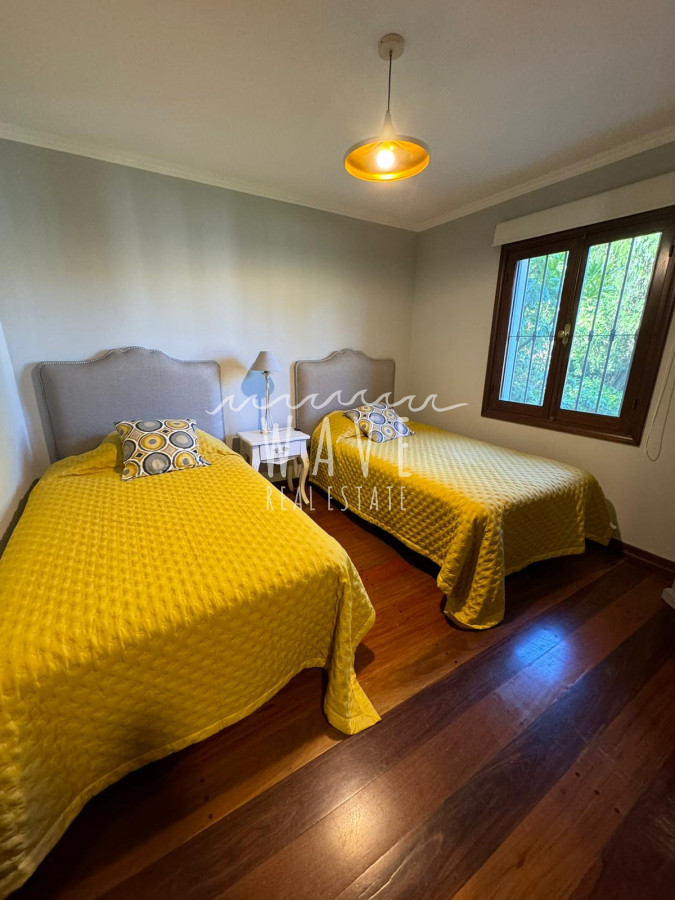 Casa ID.4608 - Mansa, Alquiler Temporada, 4 dormitorios, piscina climatizada. Disponible.