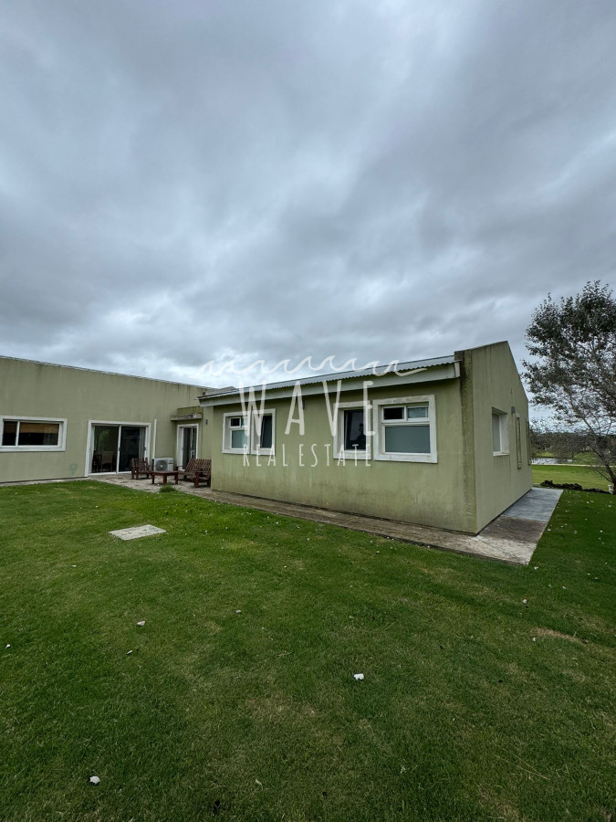Casa ID.4767 - Venta, Casa en Barrio Privado El Quijote, 3 dormitorios, piscina y parrillero.