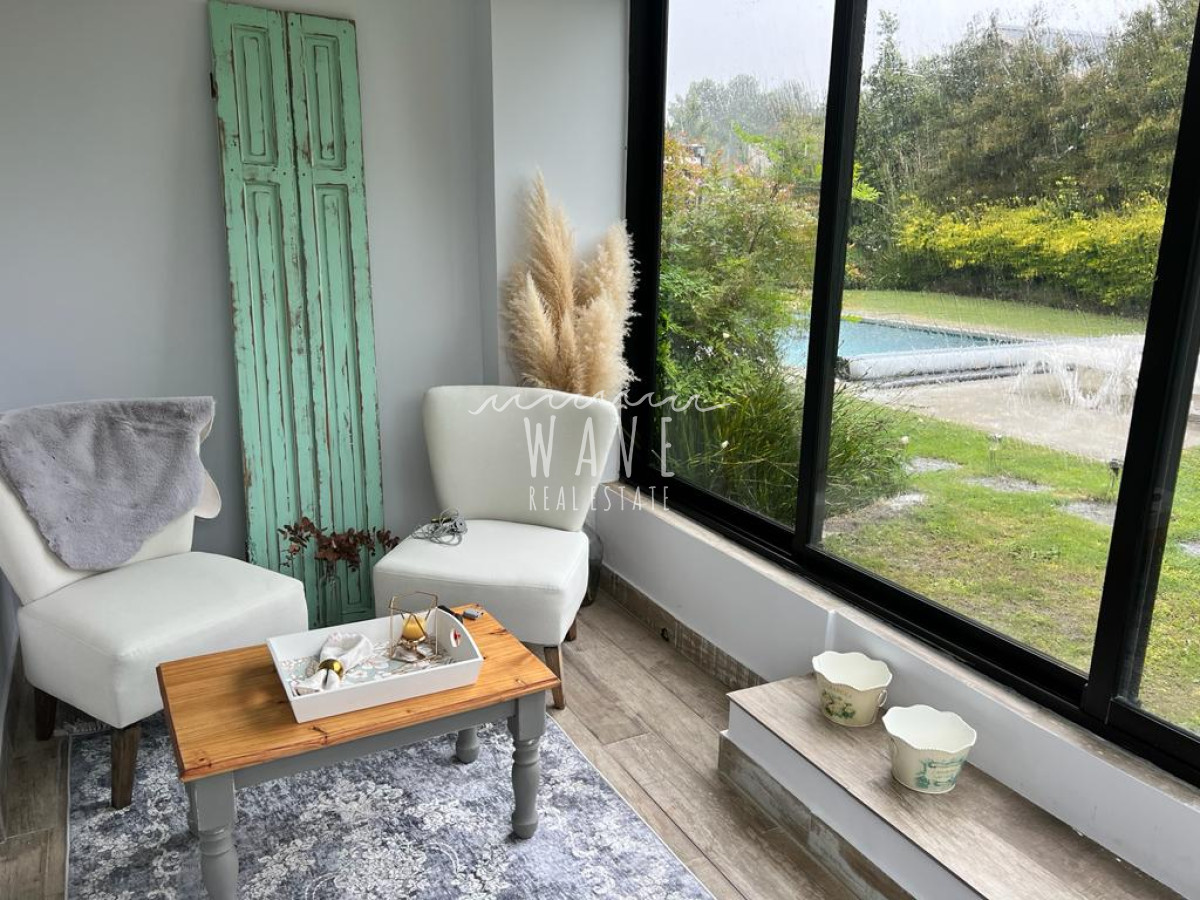 Casa ID.4759 - Venta de Casa en Viñedos de la Tahona, con 5 dormitorios y piscina