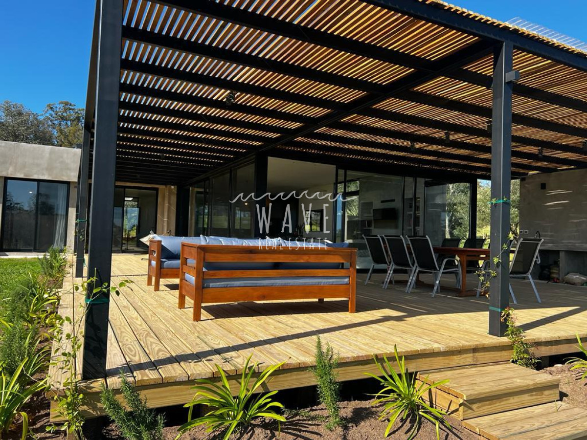 Casa ID.5606 - Venta de casa de 4 dormitorios en Barrio Privado El Quijote