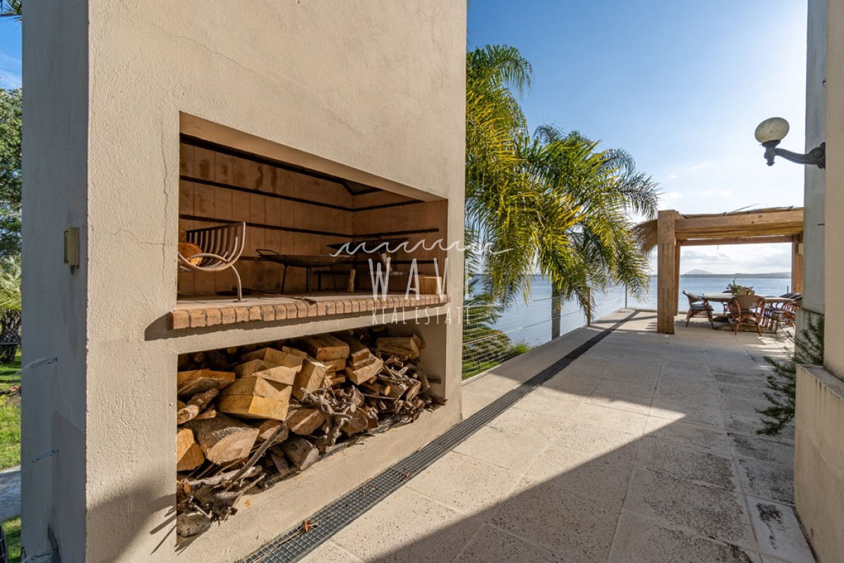 Casa ID.55 - Venta de Residencia de 7 dormitorios + 8 baños sobre Laguna del Sauce, Punta del Este