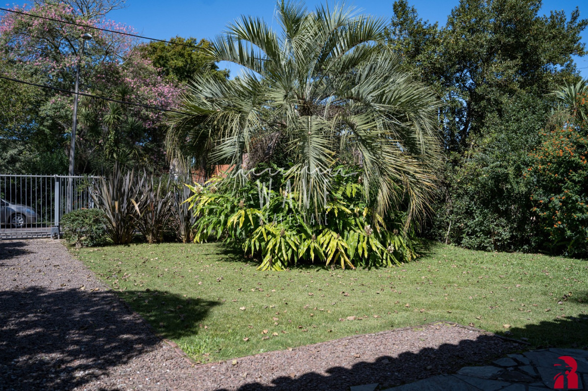 Casa ID.5308 - Venta de casa de 4 dormitorios + dep. en Cantegril, Punta del Este